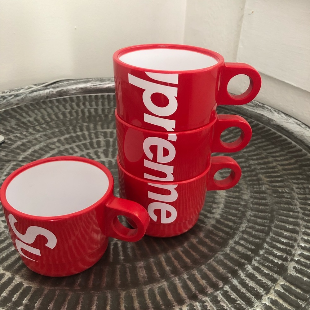 SUPREME STACKING CUPS (SET OF FOUR)